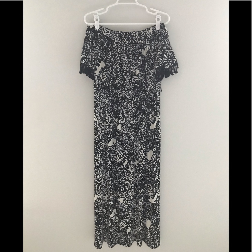 Off-the-shoulder lace print maxi